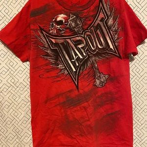 A “tap out,” shirt
